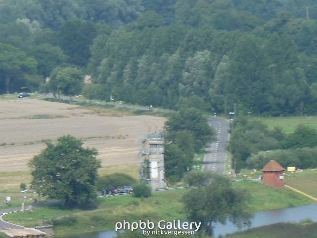 Beobachtungsturm Lenzen an der Elbe von der anderen Seite der Elbe
