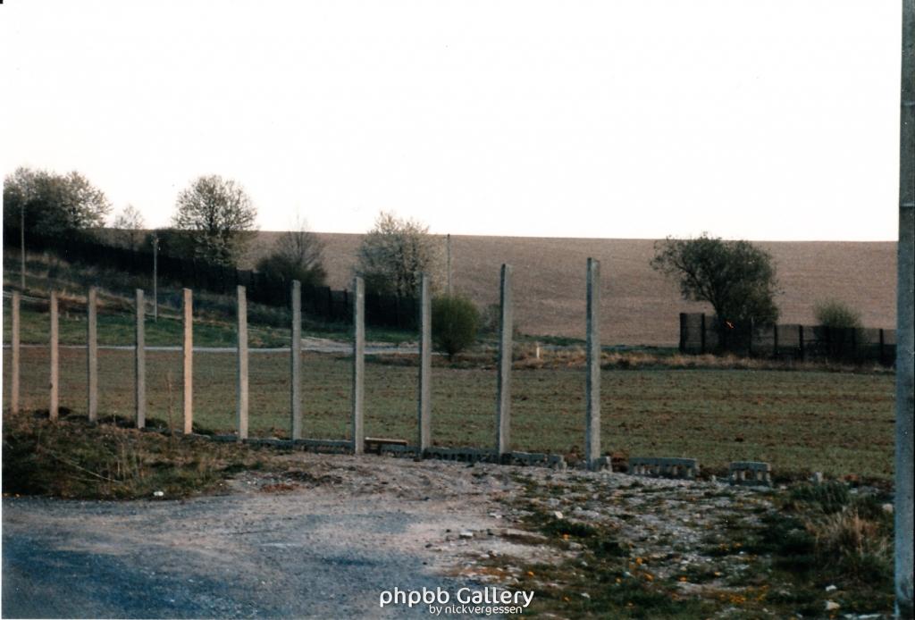 April 1991: Straße BSA-Sickenberg, Ortseingang Sickenberg