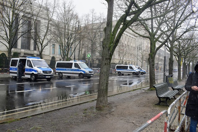 Polizei li. u.re.von Unter den Linden